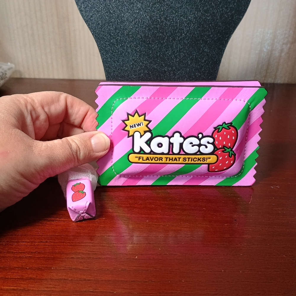 Kate Spade Sticky Situations Strawberry Gum Coin Holder. - Picture 1 of 5